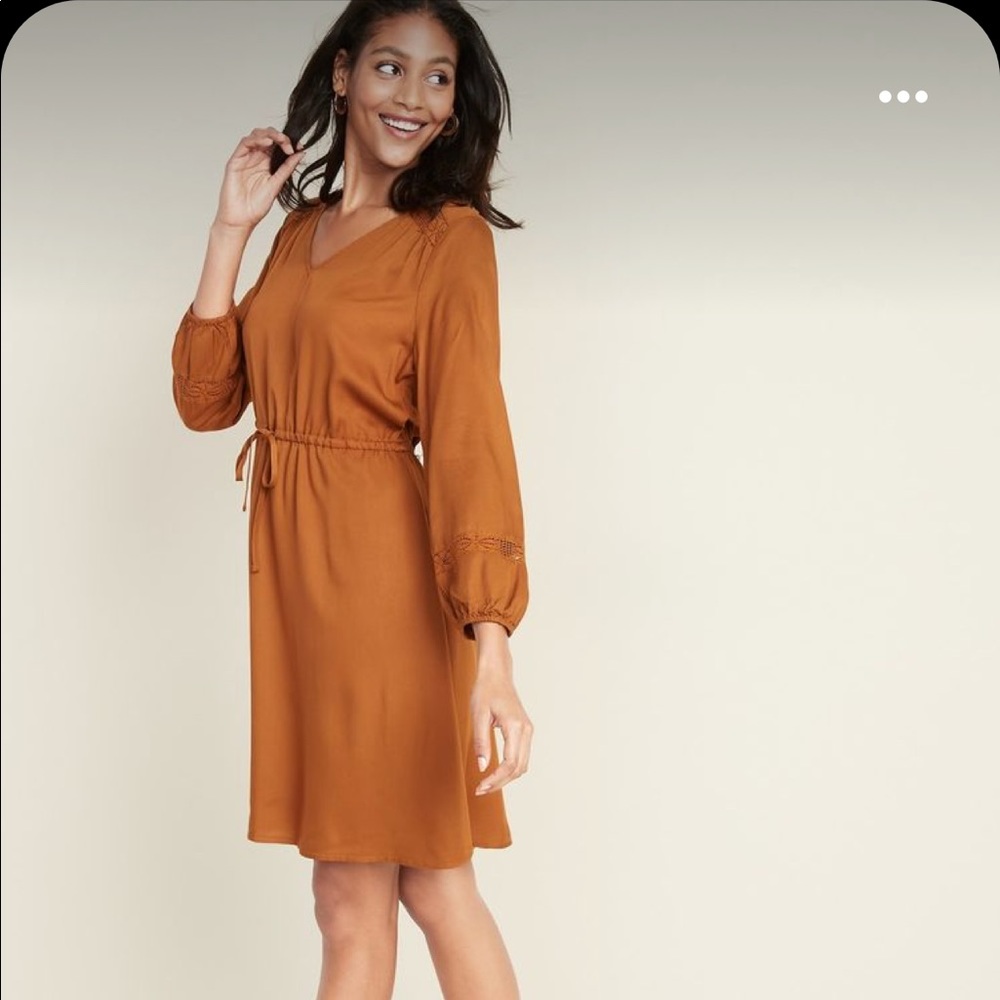 Long sleeve V-neck Lace Detail Dress